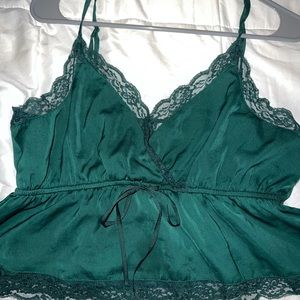 AMERICAN EAGLE GREEN LACE CAMI.